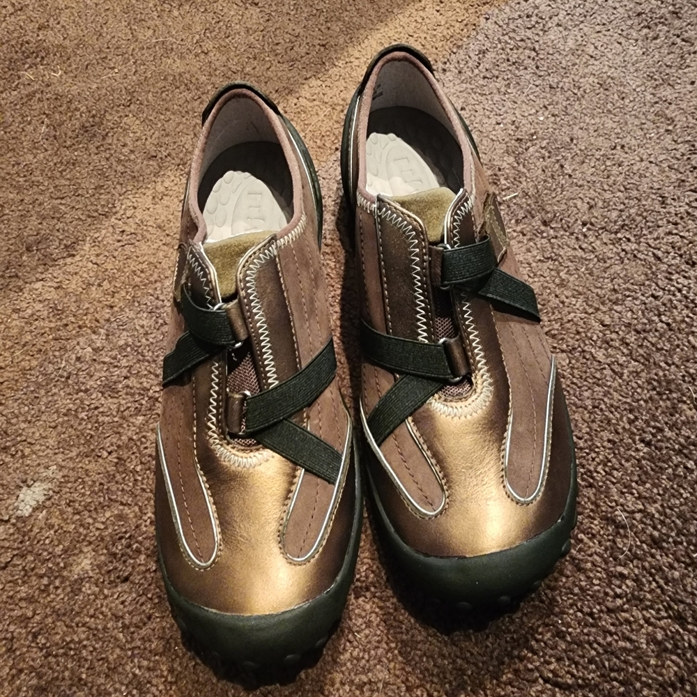HUGE SALE Brand new Privo Ronan size 8 ladies